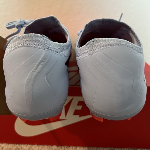 Athletic_Shoes